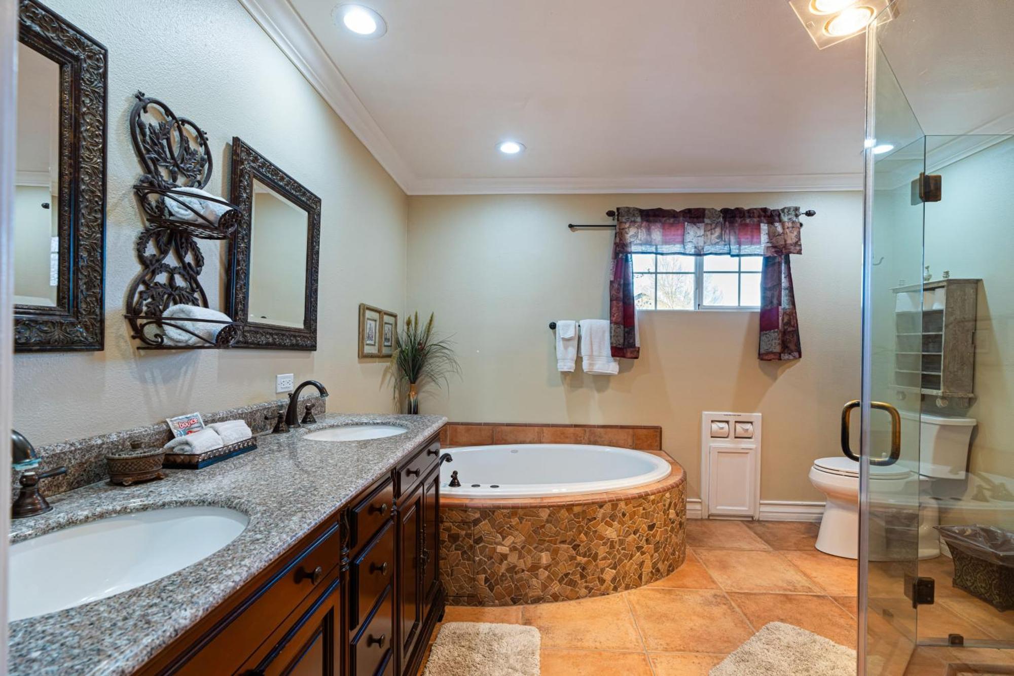 Victorian Manor In Paso Robles Wine Country Pool Hot Tub Firepit Tennis Court Sleeps 28 Exterior photo