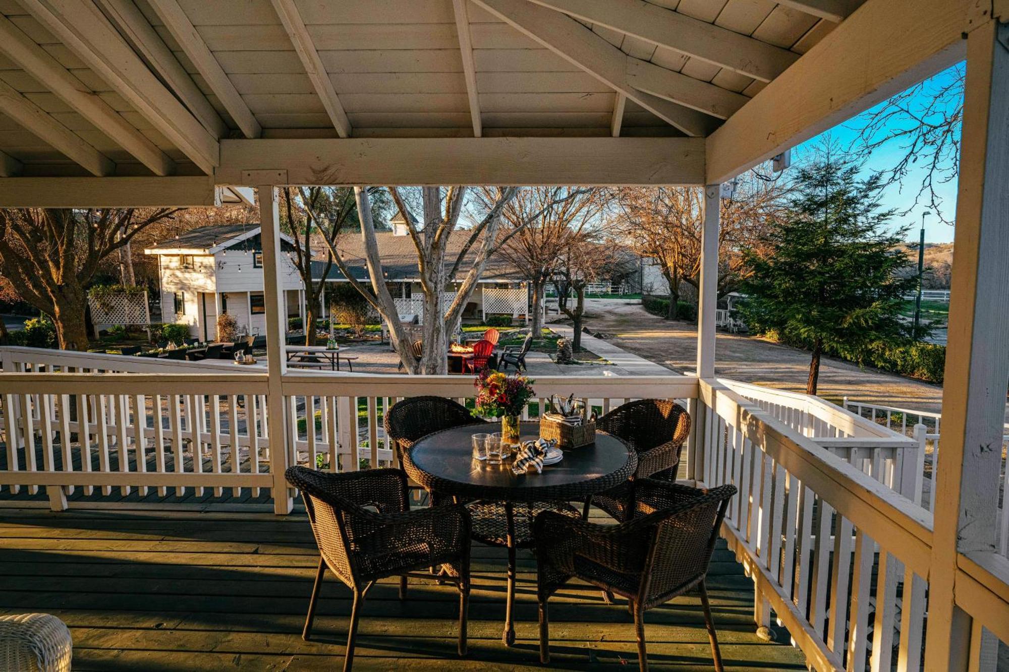 Victorian Manor In Paso Robles Wine Country Pool Hot Tub Firepit Tennis Court Sleeps 28 Exterior photo