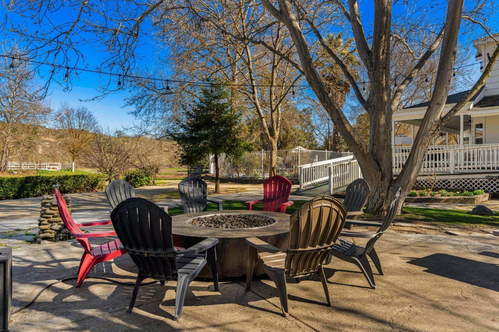 Victorian Manor In Paso Robles Wine Country Pool Hot Tub Firepit Tennis Court Sleeps 28 Exterior photo