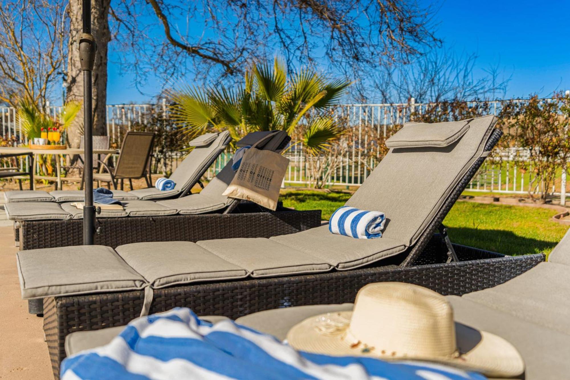 Victorian Manor In Paso Robles Wine Country Pool Hot Tub Firepit Tennis Court Sleeps 28 Exterior photo