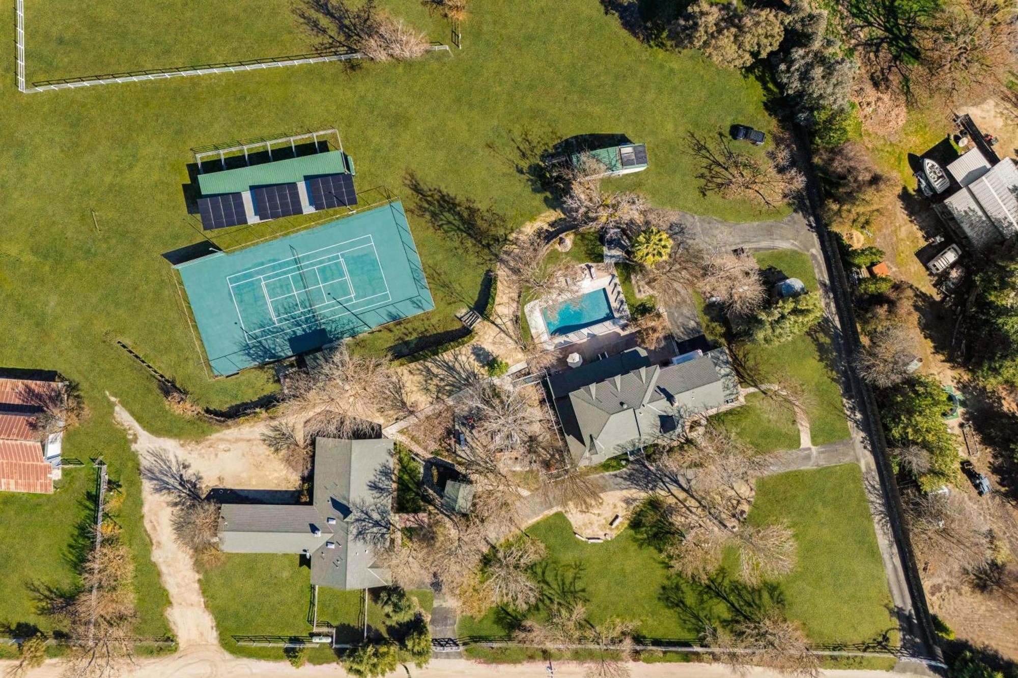 Victorian Manor In Paso Robles Wine Country Pool Hot Tub Firepit Tennis Court Sleeps 28 Exterior photo